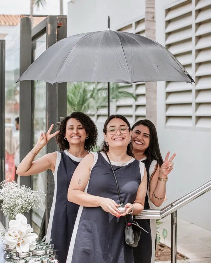 Equipe Dedique em momento descontraído nos bastidores